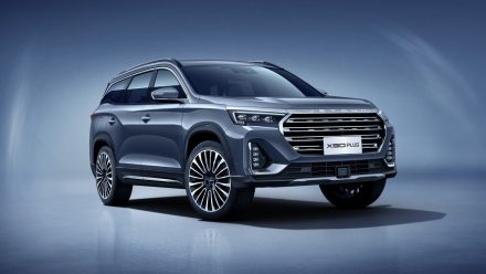 أنظمة السلامة في جيتور X90 بلس: حماية عائلية لكل رحلة