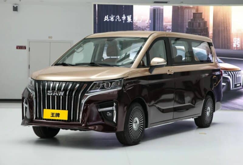شبكة السيارات الصينية – بايك باو M7 فان متوسط الحجم جديد كليًا بسعر يستهدف الجميع في الصين