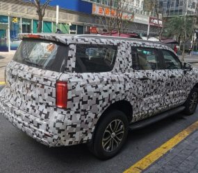 شبكة السيارات الصينية – هافال ستطلق سيارة جديدة SUV بثلاثة صفوف في الصين في 2023! صور تجسسية لسيارة هافال P04