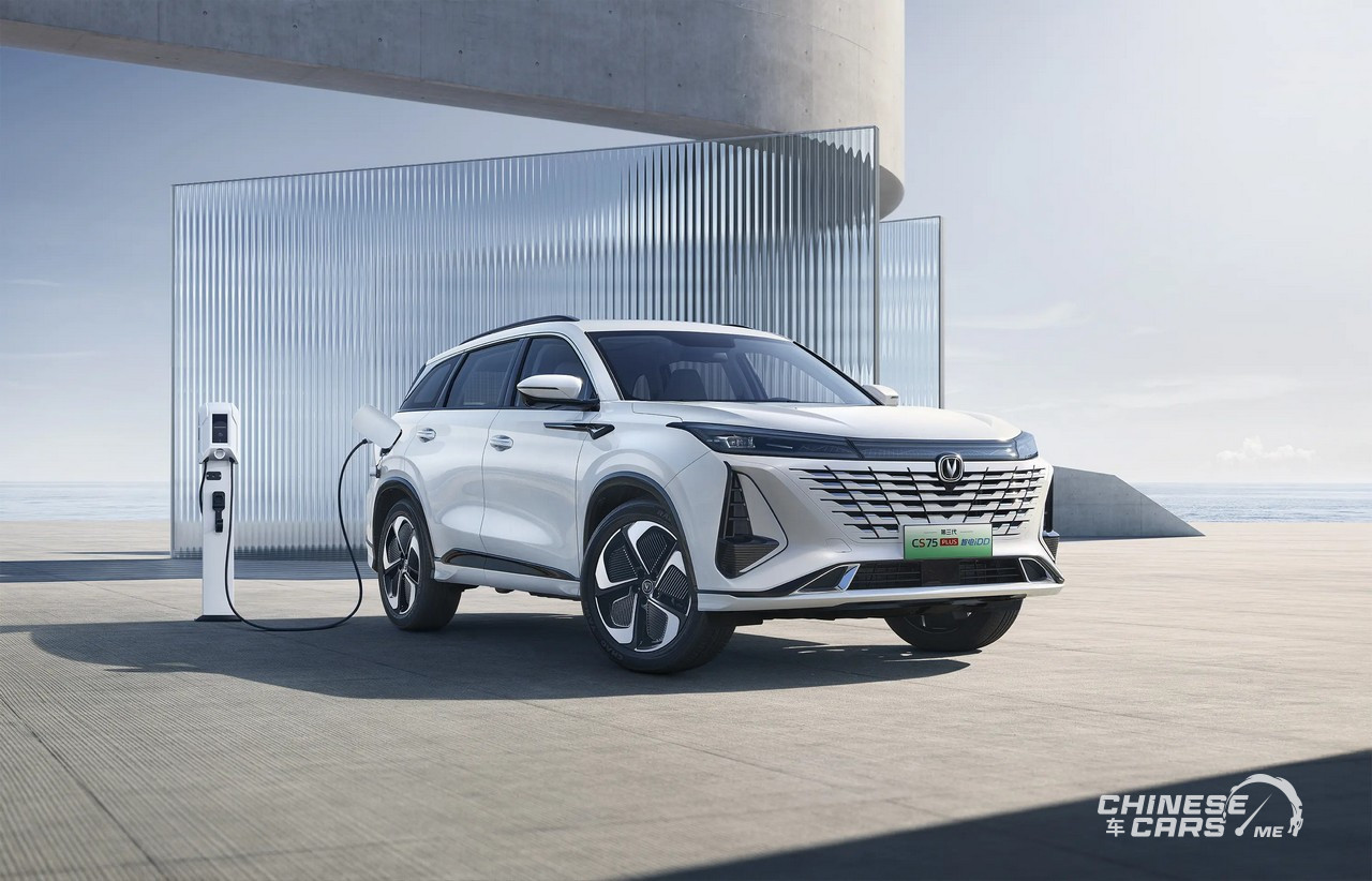 شبكة السيارات الصينية – إطلاق الجيل الثالث من سيارة شانجان CS75 بلس 2023 بطرازه الهجين PHEV رسميًا بالصين