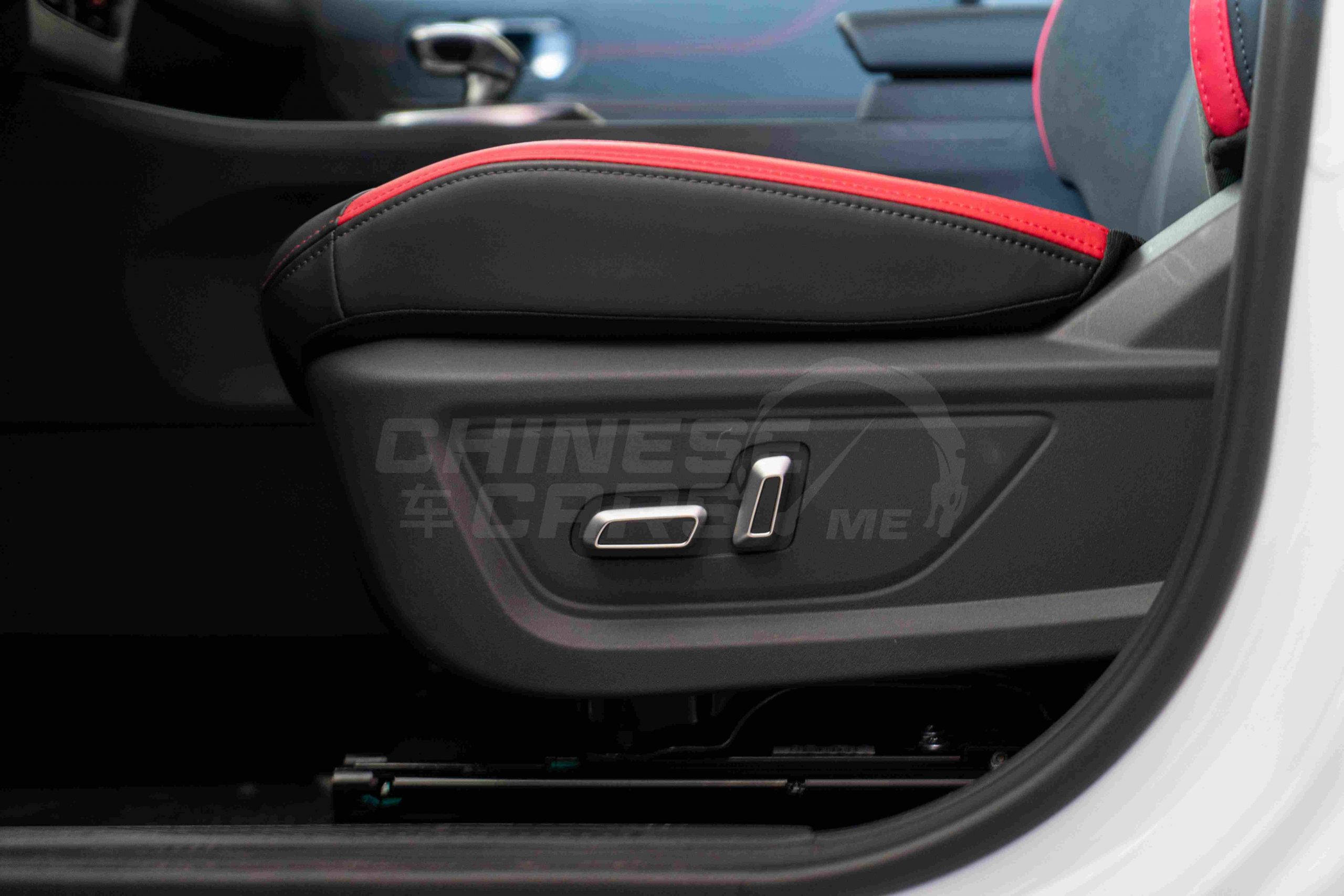 أهم ما تريد معرفته عن جيتور داشينج 2025 وتجهيزات المقصورة الداخلية 7