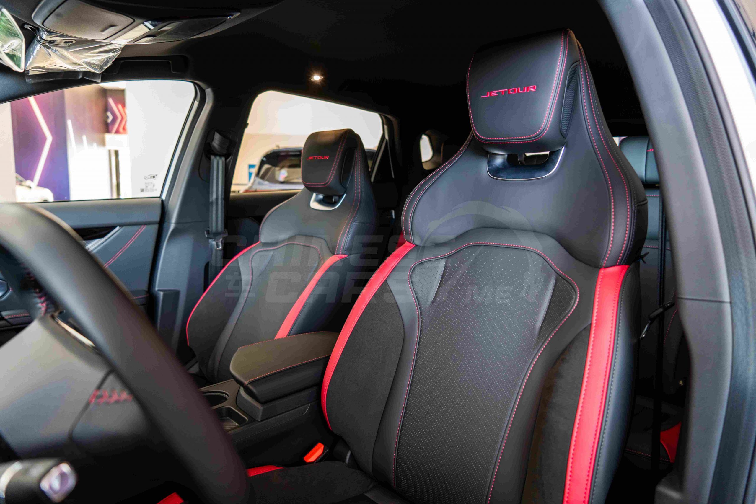 أهم ما تريد معرفته عن جيتور داشينج 2025 وتجهيزات المقصورة الداخلية 6