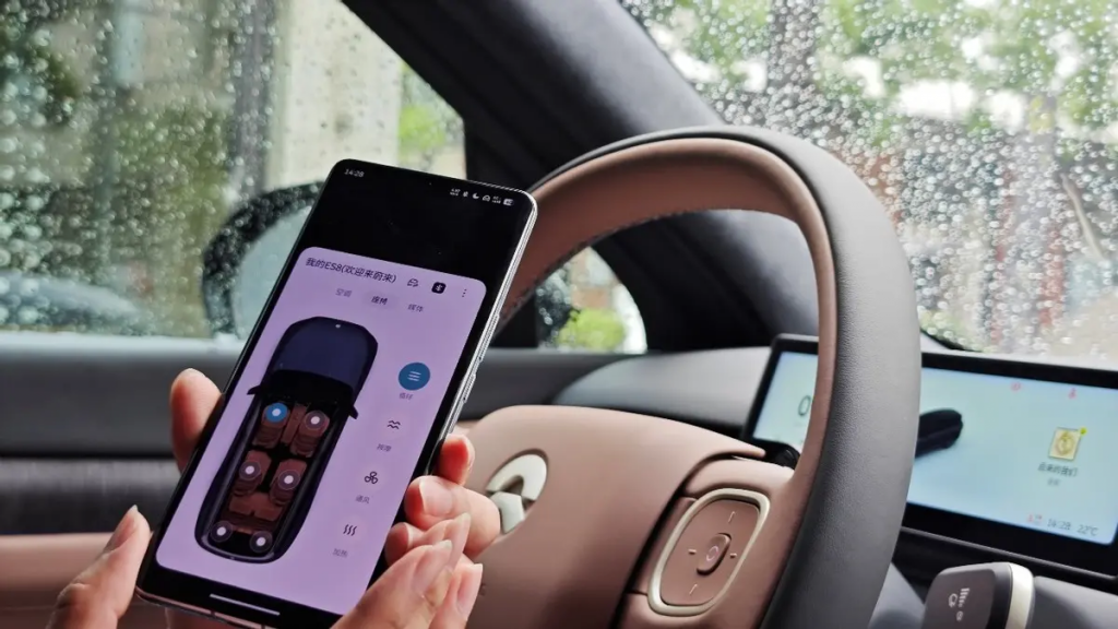 شبكة السيارات الصينية – نيو عملاق صناعة سيارات الطاقة الجديدة يُطلق أول هاتف ذكي له رسميًا والذي يرتبط أيضًا بسياراته المتطورة.