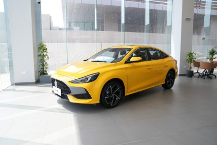 مواصفات الفئة القياسية لسيارة MG GT 2025 بالسعودية