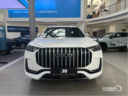 مقارنة شاملة بين جايكو J8 2025 وجي ايه سي GS8 ترافيلر 2026 بالسعودية