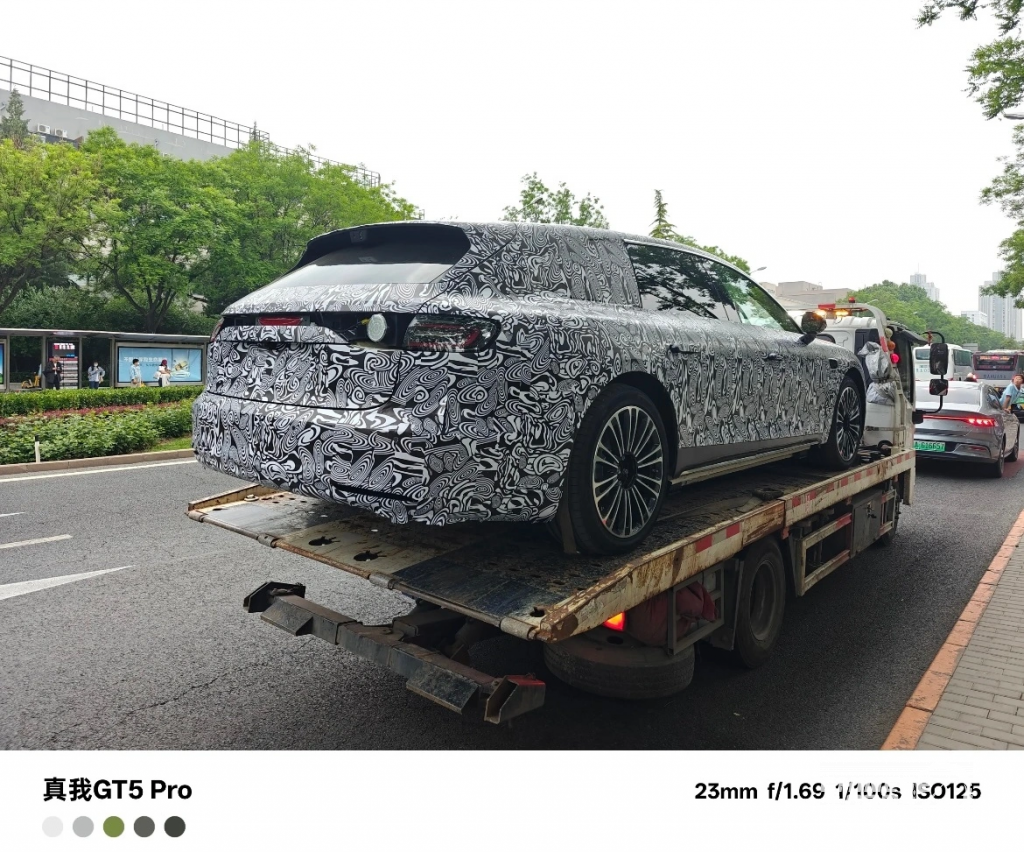 تسريب صور تجسسية لطراز Stelato S9 الواجون من هواوي: تصميم ممدود ومصابيح خلفية مستوحاة من AITO M8 2 شبكة السيارات الصينية – تسريب صور تجسسية لطراز Stelato S9 الواجون من هواوي: تصميم ممدود ومصابيح خلفية مستوحاة من AITO M8