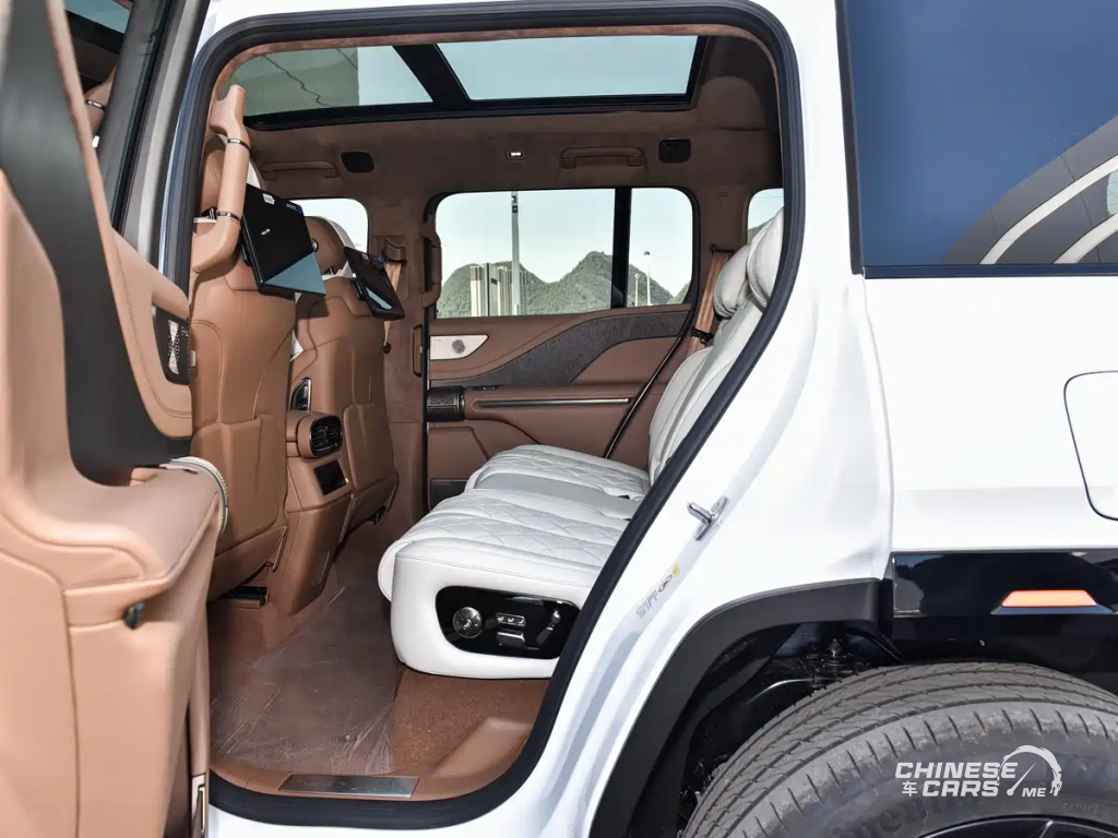 Yangwang U8L: SUV ملكية بامتياز من BYD – مقاعد Zero Gravity، شعارات من ذهب، ومنصة e⁴ الخارقة 2 شبكة السيارات الصينية – Yangwang U8L: SUV ملكية بامتياز من BYD – مقاعد Zero Gravity، شعارات من ذهب، ومنصة e⁴ الخارقة