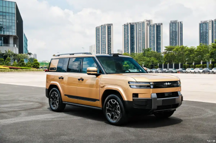 ليوبارد T7 (فانغ تشنغ باو TAI 7): SUV هجينة متقدمة بتصميم مغامر وتكنولوجيا فائقة