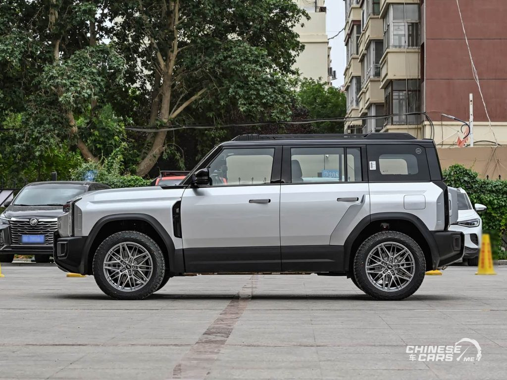 شبكة السيارات الصينية – شيري Fulwin X3L 2025: هجينة EREV بتصميم صندوقي وقوة دفع 422 حصان ومدى كهربائي نقي يصل إلى 150 كم!!