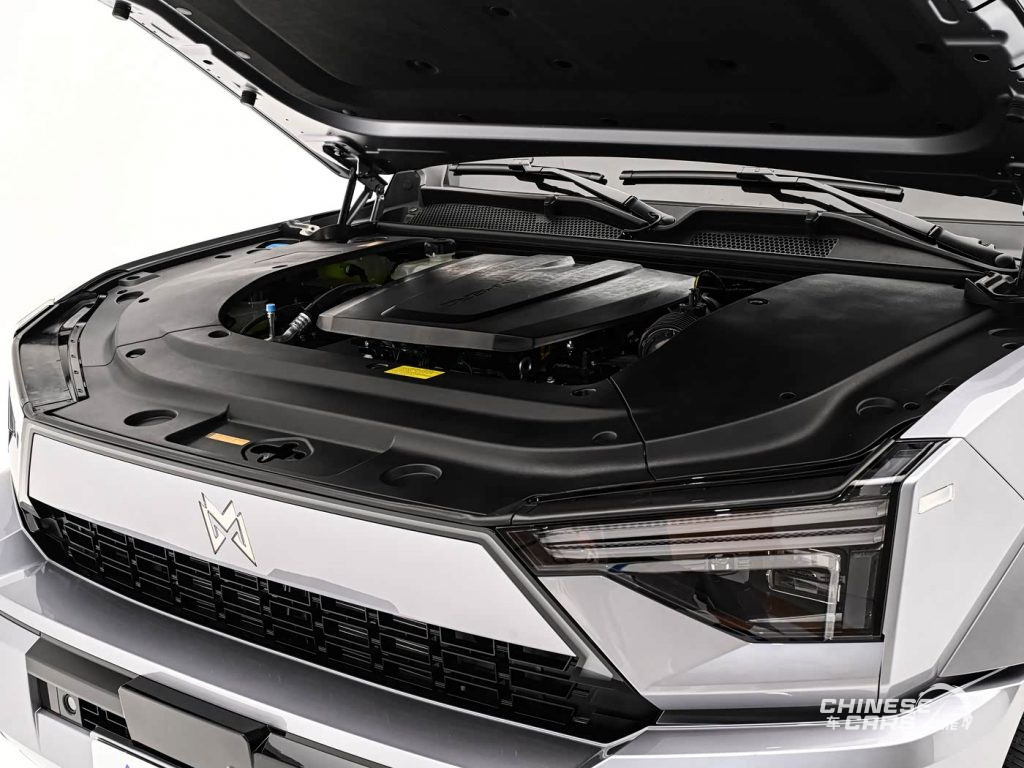 شبكة السيارات الصينية – إطلاق منغشي M817 من دونغ فينغ: SUV هجينة PHEV للطرق الوعرة بهيكل شاصي منفصل وتقنيات هواوي الذكية