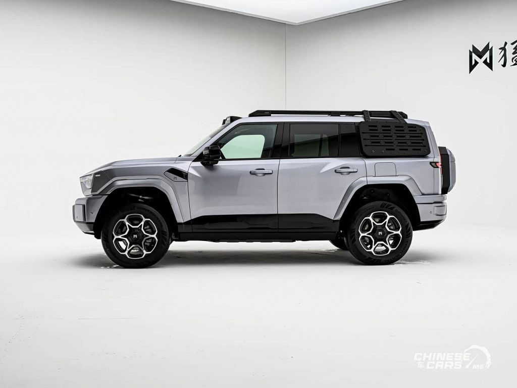 شبكة السيارات الصينية – إطلاق منغشي M817 من دونغ فينغ: SUV هجينة PHEV للطرق الوعرة بهيكل شاصي منفصل وتقنيات هواوي الذكية