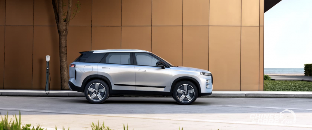 شبكة السيارات الصينية – جايكو J7 PHEV الجديدة: حضور قوي في "جايكو داي" في الرياض, مع مواصفات متقدمة تجمع الفخامة والكفاءة