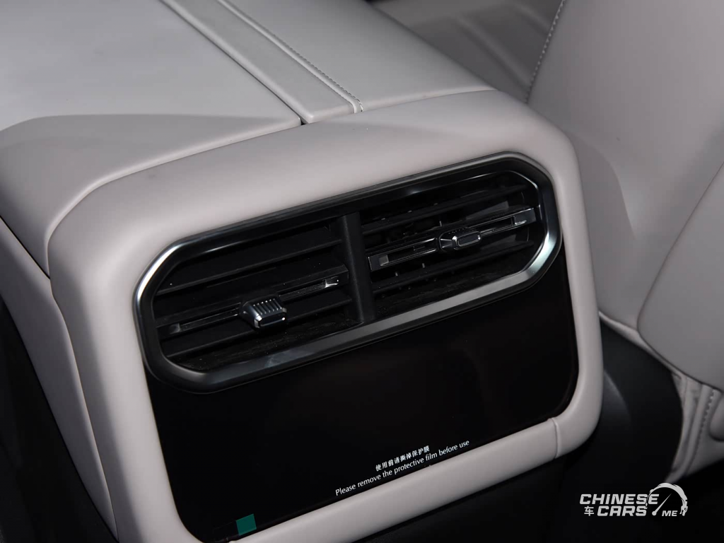 شبكة السيارات الصينية – جيتور G700 يظهر رسميًا في معرض تشنغدو 2025 بنسخ خاصة وتجهيزات هجينة فائقة القوة