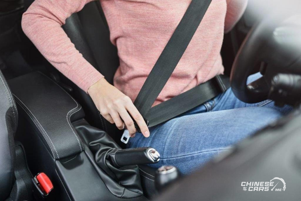 10 عادات خاطئة للقيادة.. تجنبها 3 شبكة السيارات الصينية – 10 عادات خاطئة للقيادة.. تجنبها