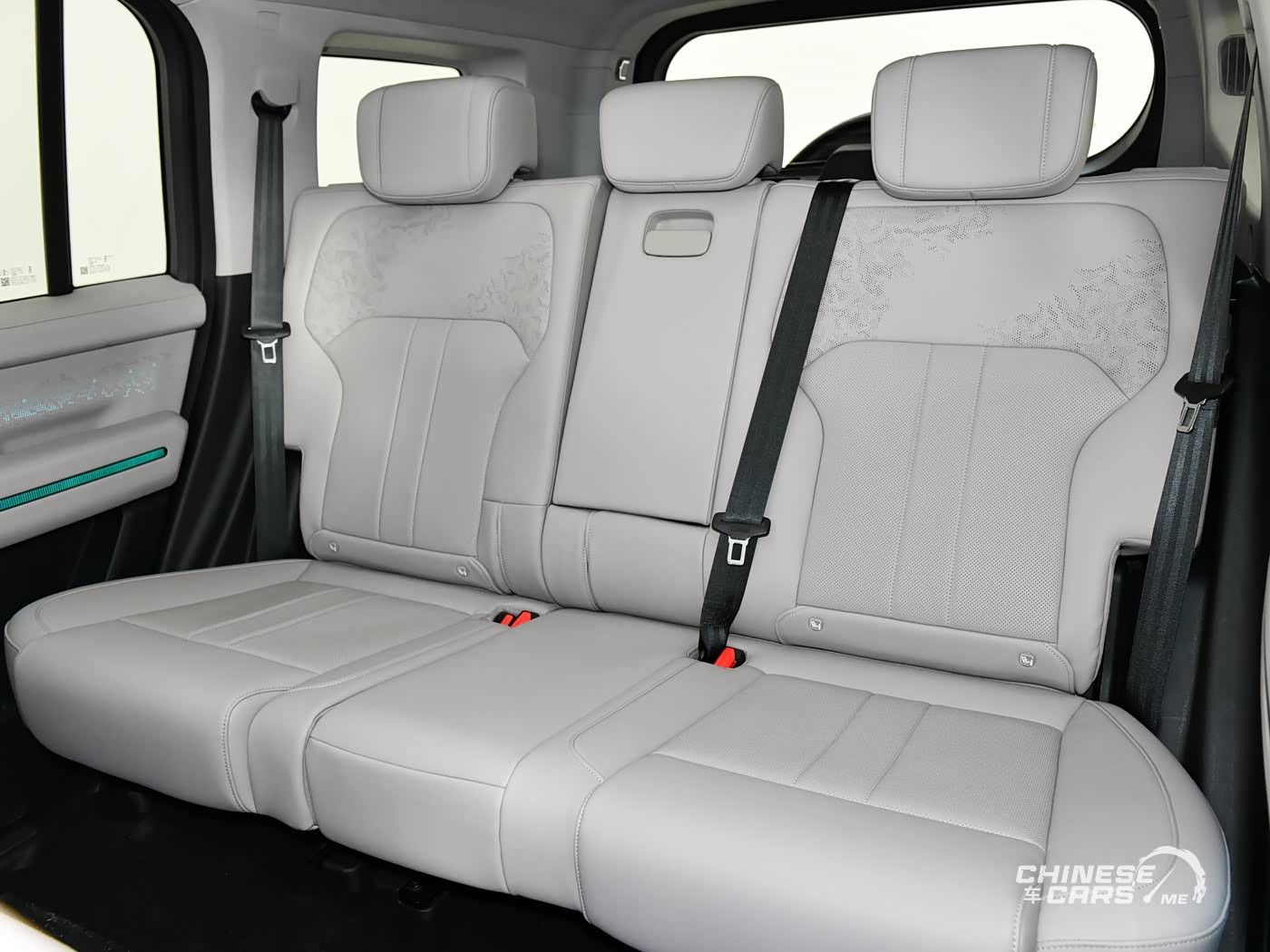 شبكة السيارات الصينية – ظهور سيارة جيتور G700 موديل 2026 في معرض سيارات الرياض