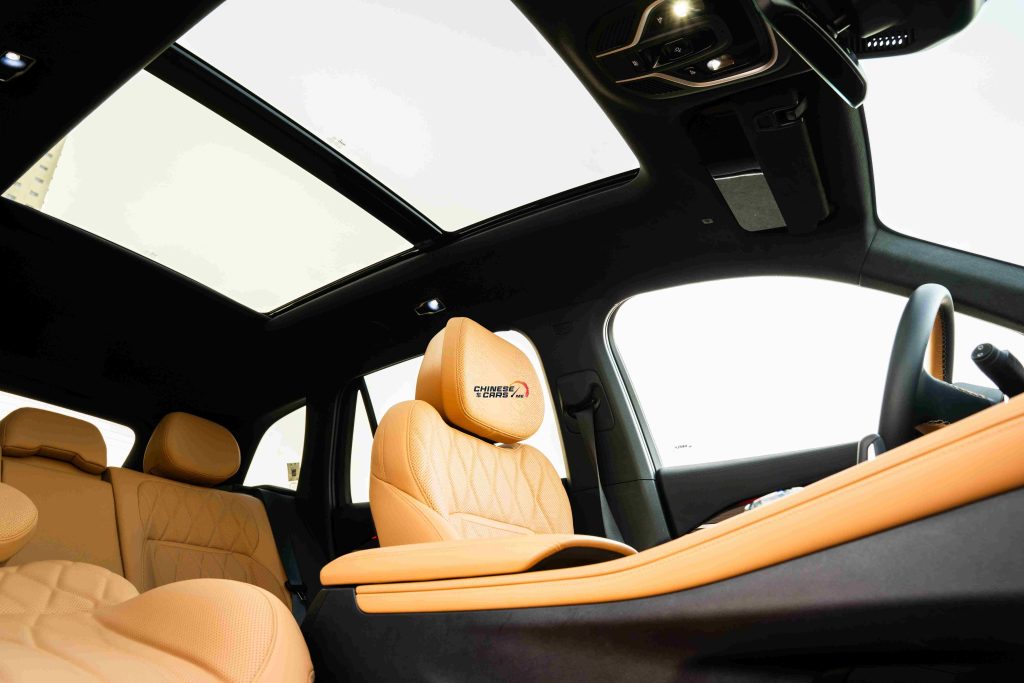 شبكة السيارات الصينية &ndash; تجهيزات جيلي مونجارو الداخلية: 9 تقنيات فاخرة تجعل المقصورة أقرب لسيارات الفئة العليا