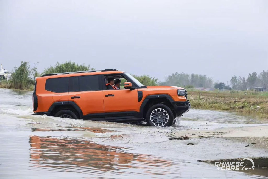 إنجاز تاريخي: جيتور G700 أول SUV في العالم تعبر نهر اليانغتسي – استعراض مذهل لقوة الهندسة الصينية 4 شبكة السيارات الصينية – إنجاز تاريخي: جيتور G700 أول SUV في العالم تعبر نهر اليانغتسي – استعراض مذهل لقوة الهندسة الصينية