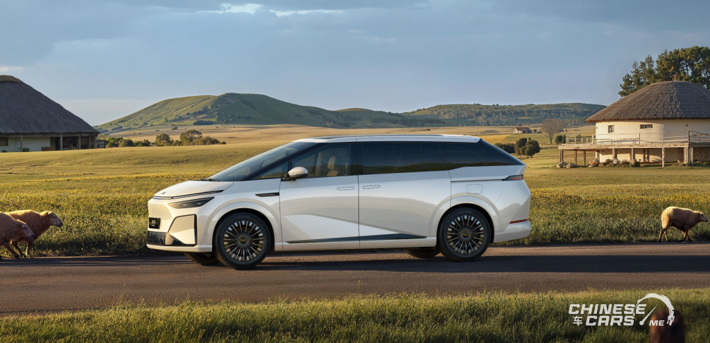 شبكة السيارات الصينية – Xpeng X9 REEV الجديدة: فخامة الـMPV الذكية بمدى 1602 كم وتقنية شحن فائق 5C.