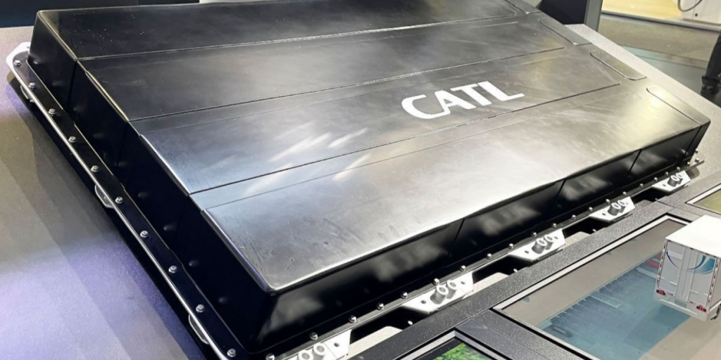 شبكة السيارات الصينية – بطاريات السيارات الكهربائية في الصين أكتوبر 2025: CATL تحافظ على الصدارة بحصة 43% وBYD تقترب بـ21.29%