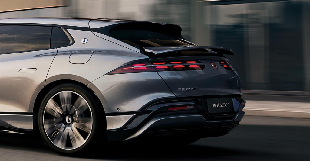 شبكة السيارات الصينية – منصة DENZA e3: ثورة هندسية في عالم السيارات الذكية الفاخرة وتقنية التحكم المركزي المتكاملة