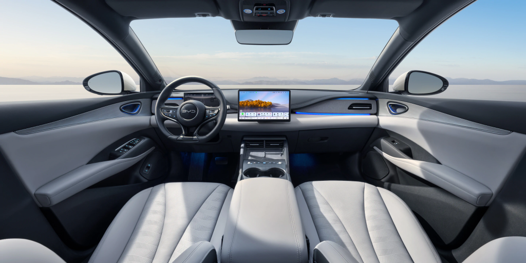 شبكة السيارات الصينية – BYD SEAL 6 DM-i: سيدان هجينة بمدى 1500 كم تدخل أوروبا وقريبًا في أسواق الشرق الأوسط.