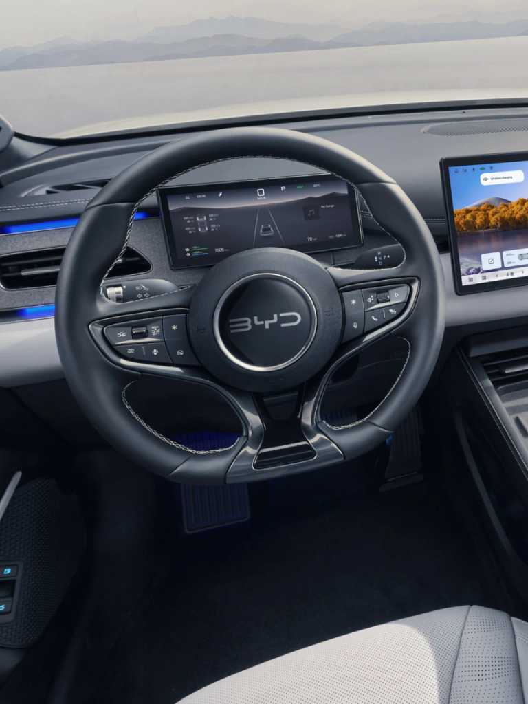 شبكة السيارات الصينية – BYD SEAL 6 DM-i: سيدان هجينة بمدى 1500 كم تدخل أوروبا وقريبًا في أسواق الشرق الأوسط.