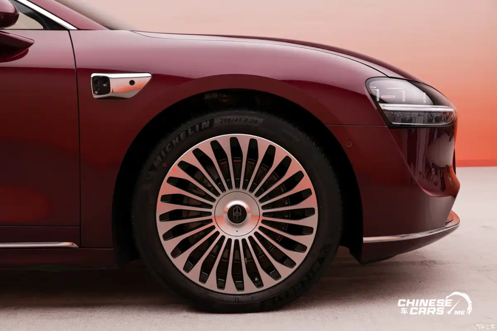 هواوي ستيلاتو S9 المحدثة: فخامة المستقبل تجمع بين الطاقة الكهربائية والمدى الممتد REEV 5 شبكة السيارات الصينية – هواوي ستيلاتو S9 المحدثة: فخامة المستقبل تجمع بين الطاقة الكهربائية والمدى الممتد REEV