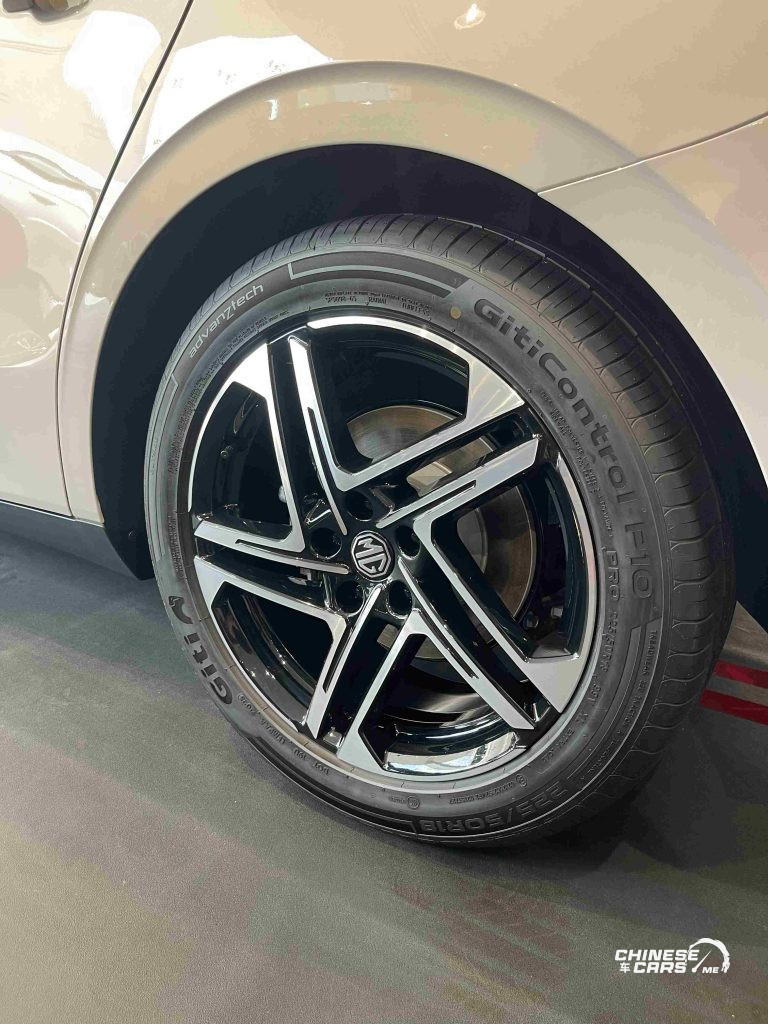 شبكة السيارات الصينية – 1655 كم ببطارية واحدة وخزان واحد: MG 8 PHEV تصل السعودية وتتفوق على جميع السيارات في فئتها في المدى الكلي في السوق