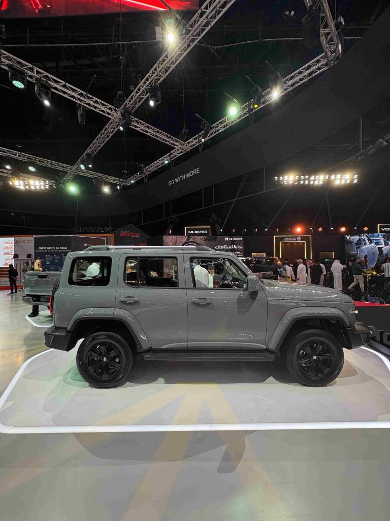 شبكة السيارات الصينية – ظهور تانك 300 موديل 2026 في معرض الرياض مع وكيلها "شركة توزيع وتسويق السيارات المحدودة"