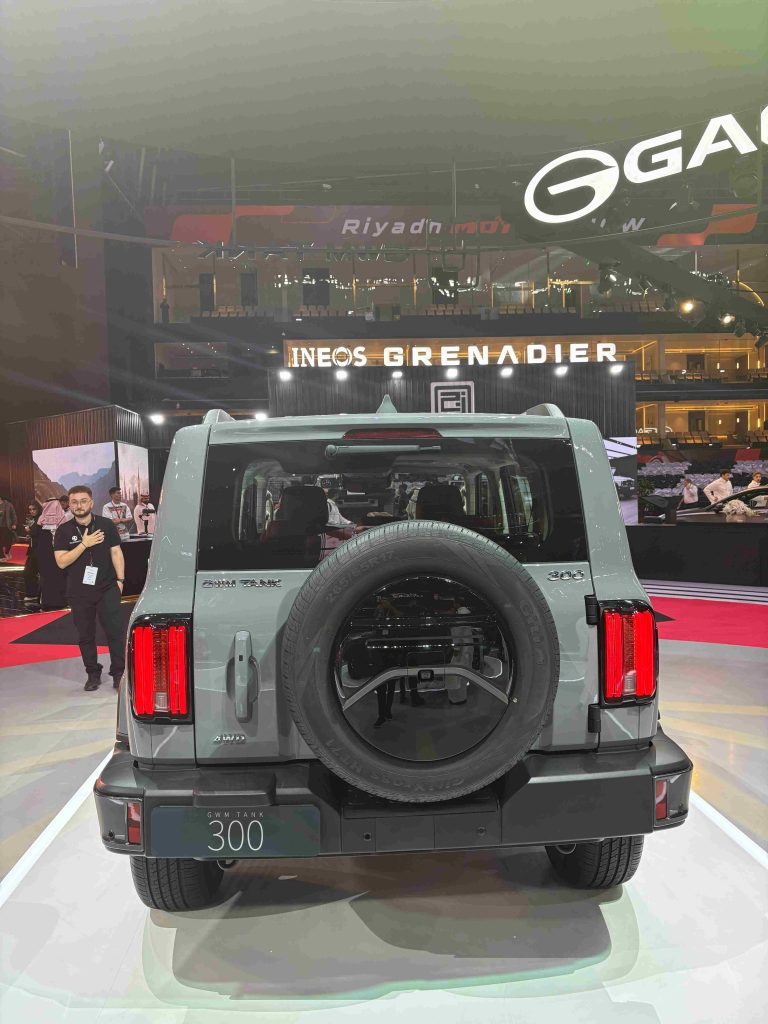 شبكة السيارات الصينية – ظهور تانك 300 موديل 2026 في معرض الرياض مع وكيلها "شركة توزيع وتسويق السيارات المحدودة"