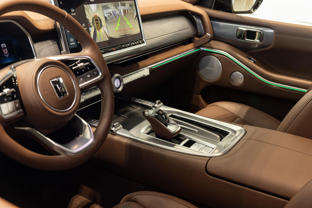 التغطية الشاملة لإطلاق تانك 700 في الشرق الأوسط والتقنيات الكاملة للهيكل والمحرك والأوف رود 18