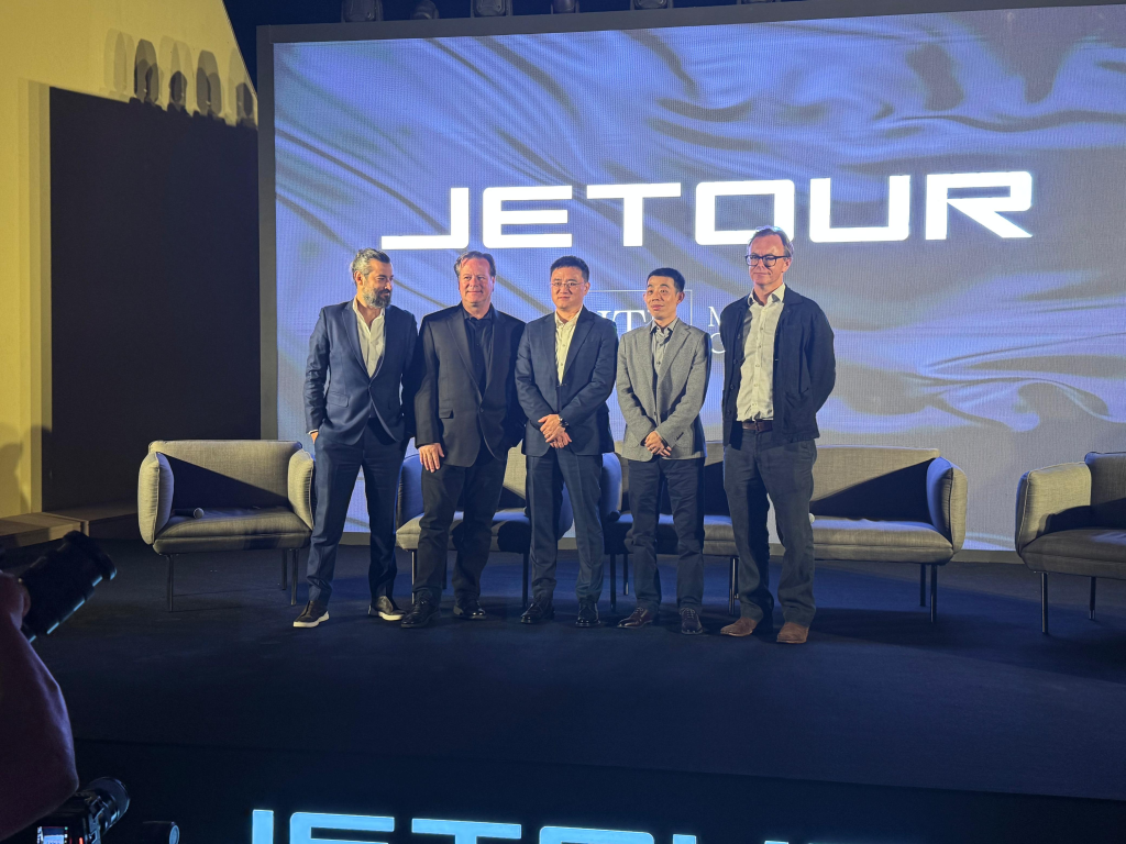 شبكة السيارات الصينية &ndash; جيتور تشعل رمال ليوا الذهبية: مهرجان عالمي للعملاء والمعجبين والميديا - وتجسيد عملي لاستراتيجية Travel+ في أهم فعالية صحراوية لعام 2025