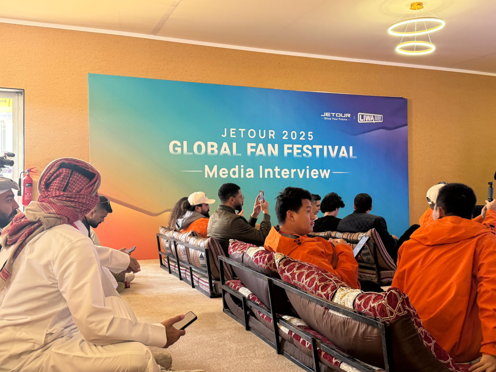 شبكة السيارات الصينية &ndash; جيتور تشعل رمال ليوا الذهبية: مهرجان عالمي للعملاء والمعجبين والميديا - وتجسيد عملي لاستراتيجية Travel+ في أهم فعالية صحراوية لعام 2025