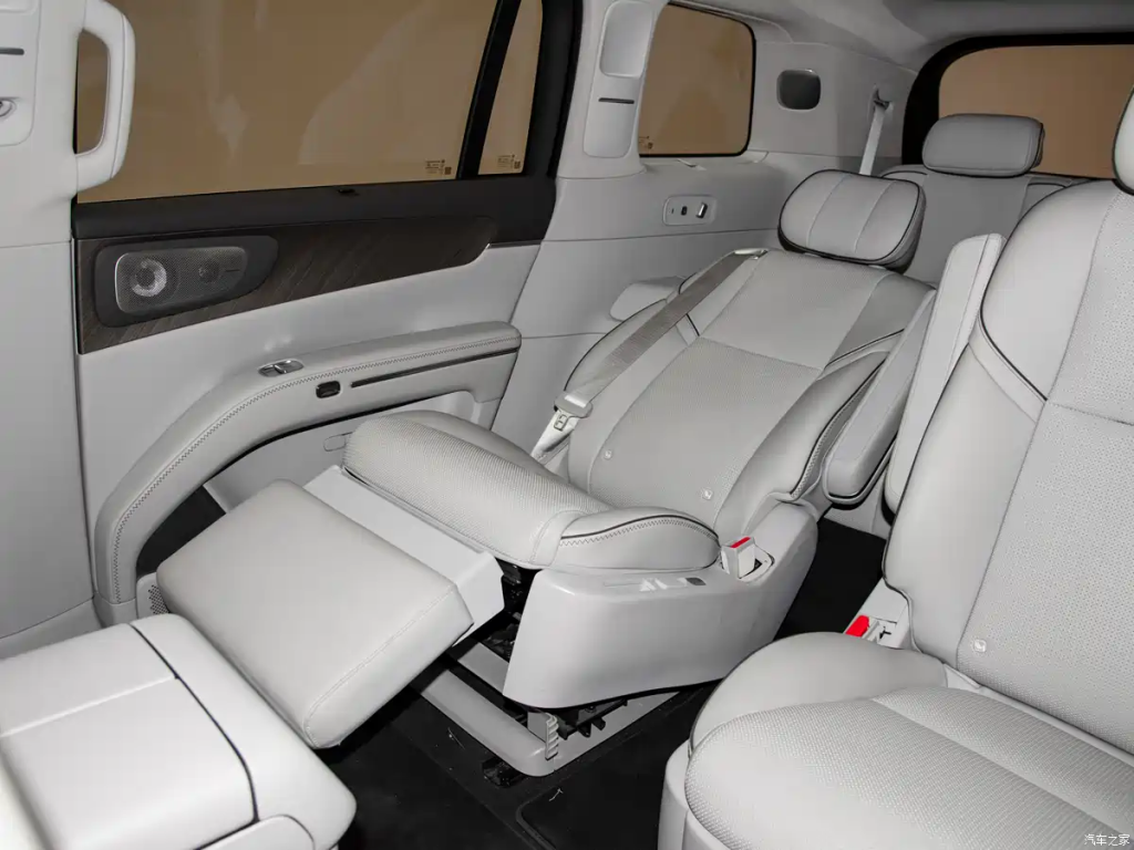 شبكة السيارات الصينية &ndash; Leapmotor D19 تكشف عن الداخلية رسميًا وتفتح الحجز المسبق… والإطلاق والتسليم في أبريل 2026