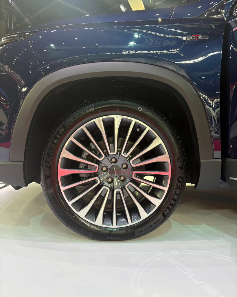 ساويست S09 تظهر رسميًا في السعودية عبر معرض الرياض للسيارات – من خلال وكيلها شركة سير الشرق 10