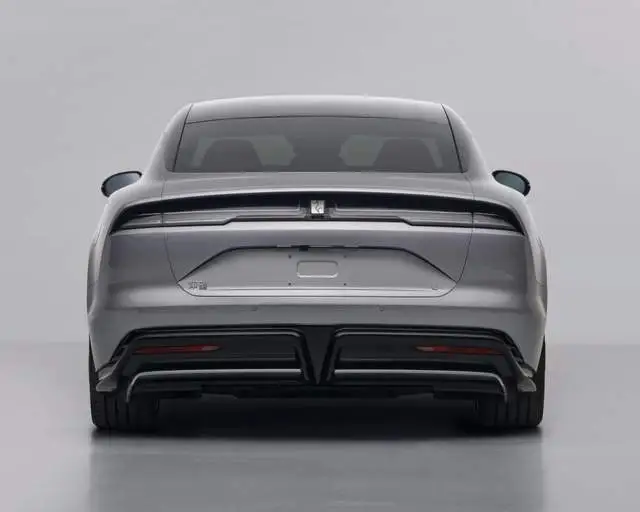 شبكة السيارات الصينية &ndash; Yangwang U7 الكهربائية الجديدة تحصل على بطارية Blade بسعة 150.01 كيلوواط ساعة ومدى يتجاوز 1,000 كيلومتر