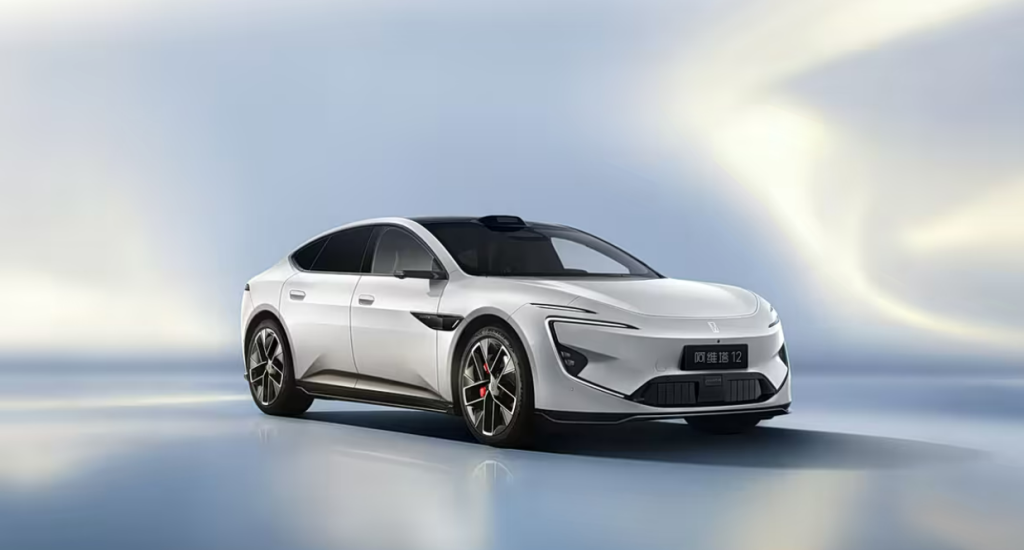 شبكة السيارات الصينية &ndash; أفاتر 12 تدخل 2026 بتحديثات ذكية وتصميم أكثر انسيابية: تقنيات قيادة متقدمة وقوى كهربائية تصل إلى 965 حصان لأول مرة!!