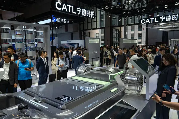 شبكة السيارات الصينية &ndash; الصين تبدأ تتبع البصمة الكربونية لبطاريات سيارات الطاقة الجديدة في 2026: خطوة استراتيجية لتعزيز تنافسية الصادرات وتحقيق الحياد الكربوني