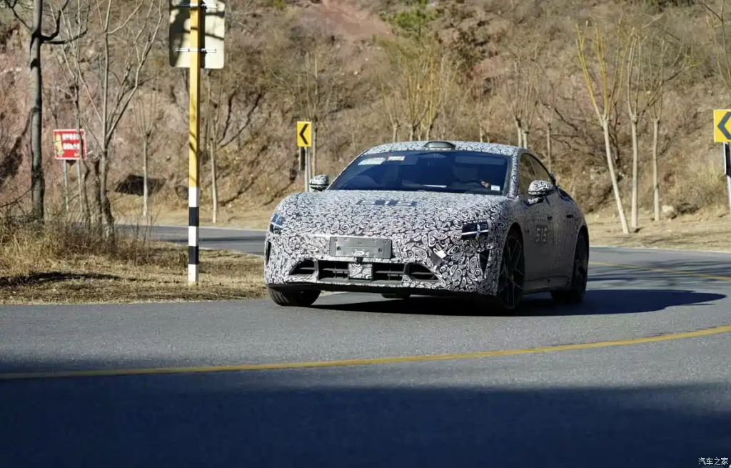 شاومي تستعد لإنقلاب قوي في 2026: خطة لإطلاق 4 سيارات جديدة تشمل SU7 الجديدة ونسخة إدارية وSUV كبيرة بسبعة مقاعد بنظام REEV