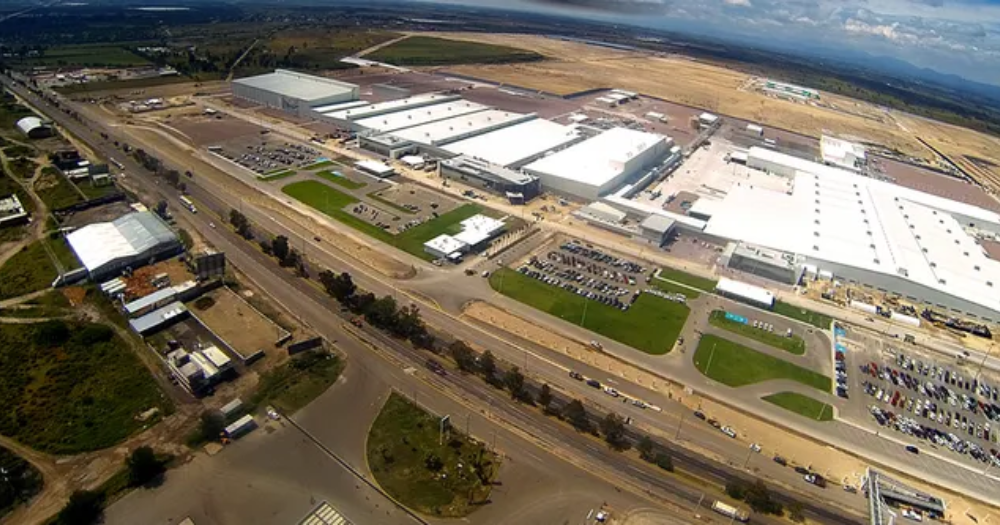 شبكة السيارات الصينية &ndash; معركة صينية على بوابة أمريكا الشمالية: BYD وشيري وجريت وول تتنافس للسيطرة على مصنع COMPAS نيسان–مرسيدس في المكسيك