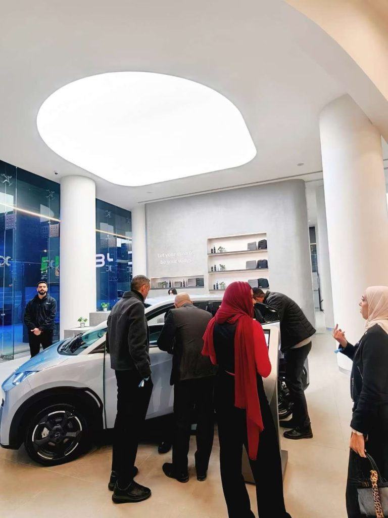 شبكة السيارات الصينية &ndash; دخول BYD إلى السوق المصرية: مكتب إقليمي جديد وطرازات كهربائية وهجينة واستراتيجية توسع طويلة المدى