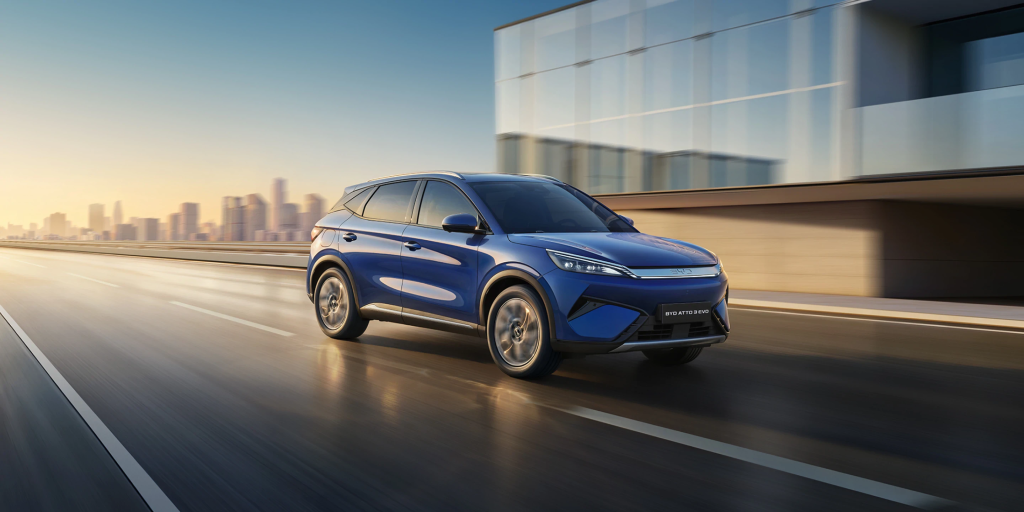 شبكة السيارات الصينية &ndash; BYD Atto 3 Evo تنطلق عالميًا: نظام 800 فولت، دفع رباعي، وتسارع رياضي يعيد تعريف فئة الكروس أوفر الكهربائية