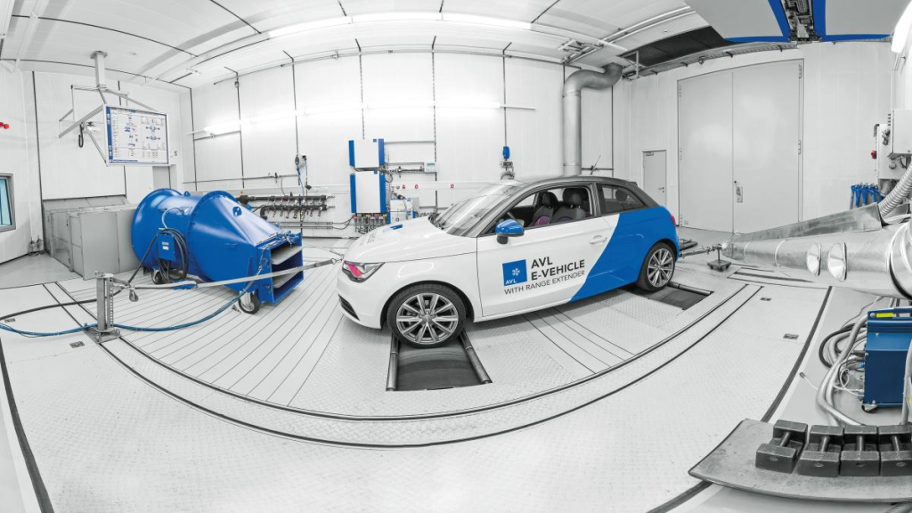 شبكة السيارات الصينية &ndash; CLTC الصيني مقابل WLTP/WLTC وNEDC وEPA: الدليل الفني الأشمل لفهم مدى السيارات الكهربائية والهجينة وكيف يُحسب رسميًا ولماذا يختلف بين الدول