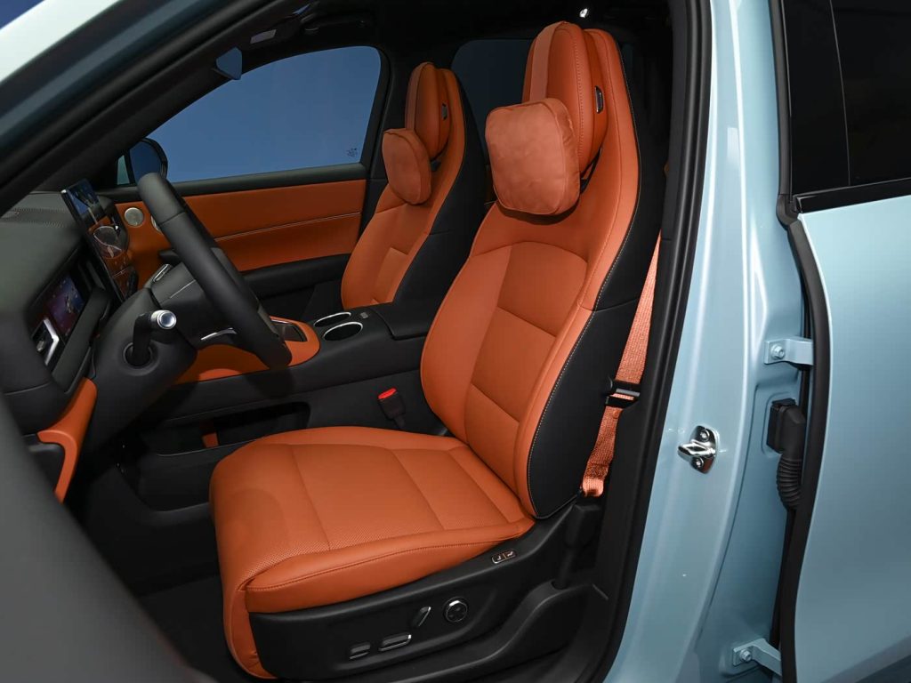 شبكة السيارات الصينية &ndash; هواوي تضرب بقوة في فئة الـ37 ألف دولار: AITO M6 2026 الجديدة تكشف أوراقها - مدى يصل إلى 1400 كم وتقنيات غير مسبوقة