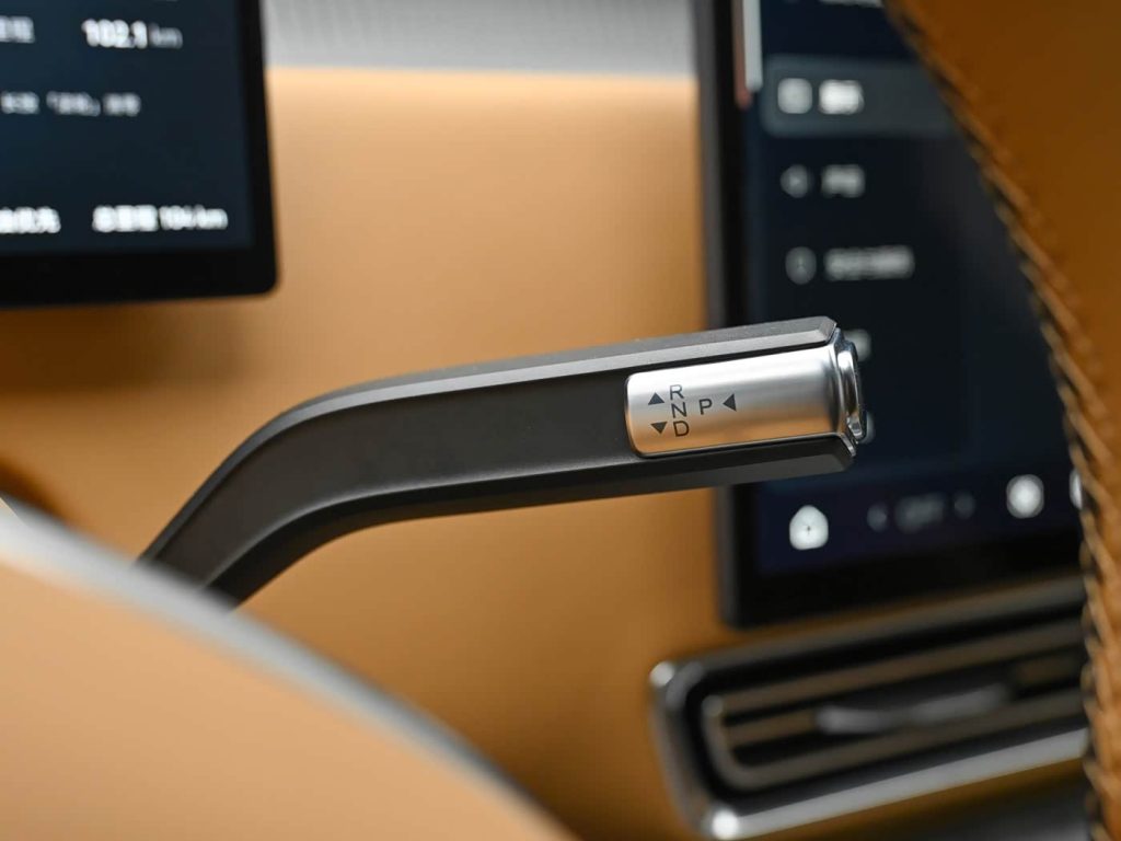 شبكة السيارات الصينية &ndash; شيري تقلب الطاولة: إكسيد EX7 الجديدة تنطلق بتقنيات فرامل ثورية وبطارية Rhino وخيار كهربائي وREEV يهدد كبار المنافسين