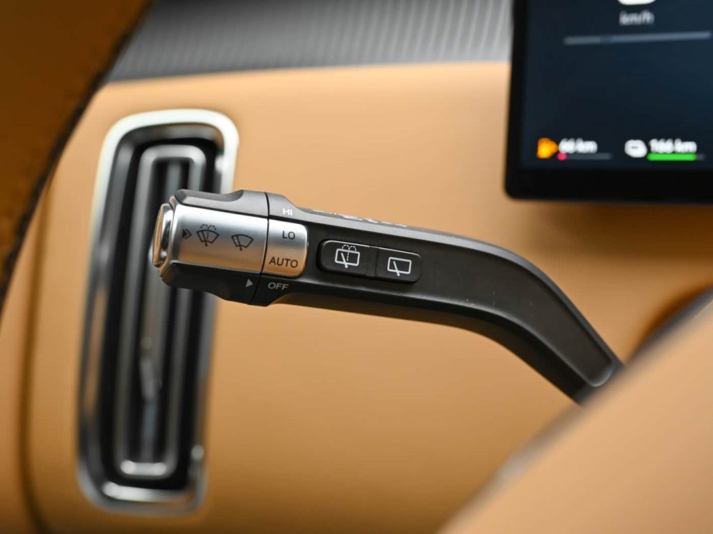 شبكة السيارات الصينية &ndash; شيري تقلب الطاولة: إكسيد EX7 الجديدة تنطلق بتقنيات فرامل ثورية وبطارية Rhino وخيار كهربائي وREEV يهدد كبار المنافسين