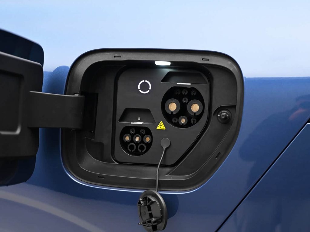 شبكة السيارات الصينية &ndash; شيري تقلب الطاولة: إكسيد EX7 الجديدة تنطلق بتقنيات فرامل ثورية وبطارية Rhino وخيار كهربائي وREEV يهدد كبار المنافسين