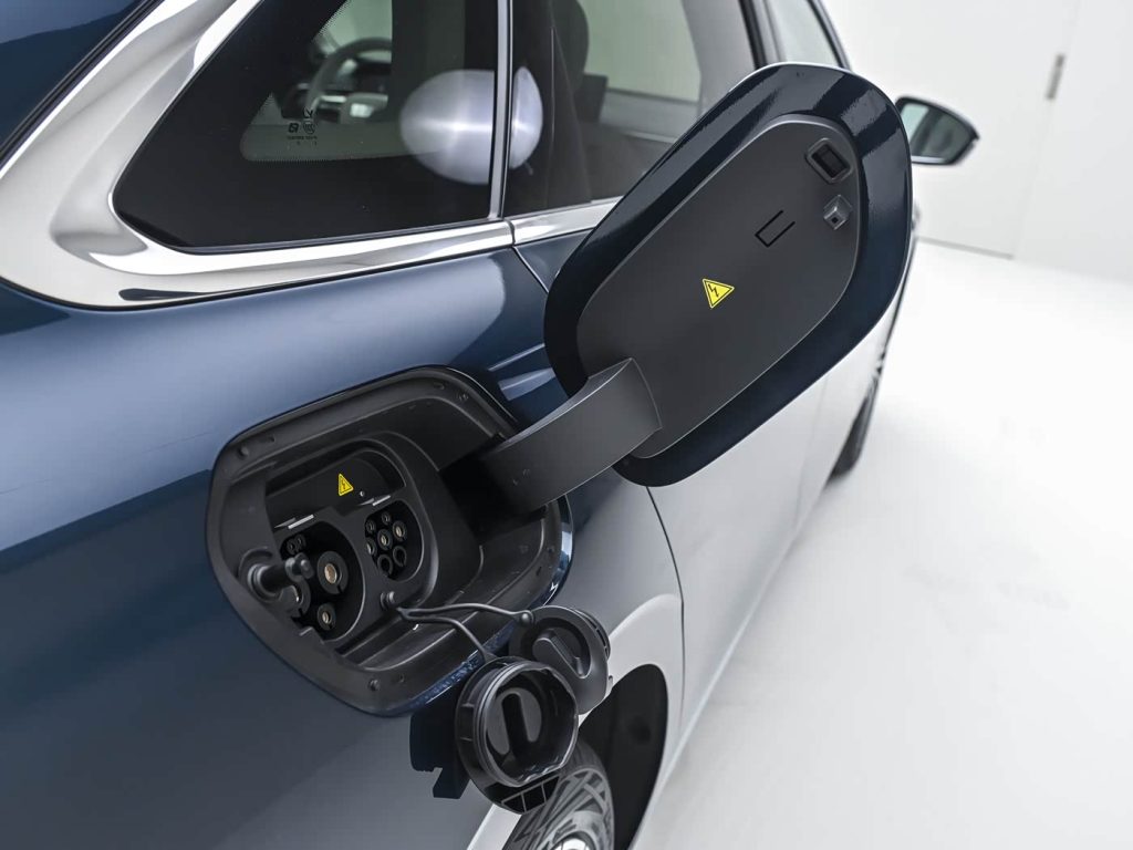 شبكة السيارات الصينية &ndash; جيلي جالاكسي ستار 7 2026: سيدان هجينة متطورة بتقنيات قيادة ذكية H3 وتسارع 5.4 ثانية واستهلاك اقتصادي مذهل