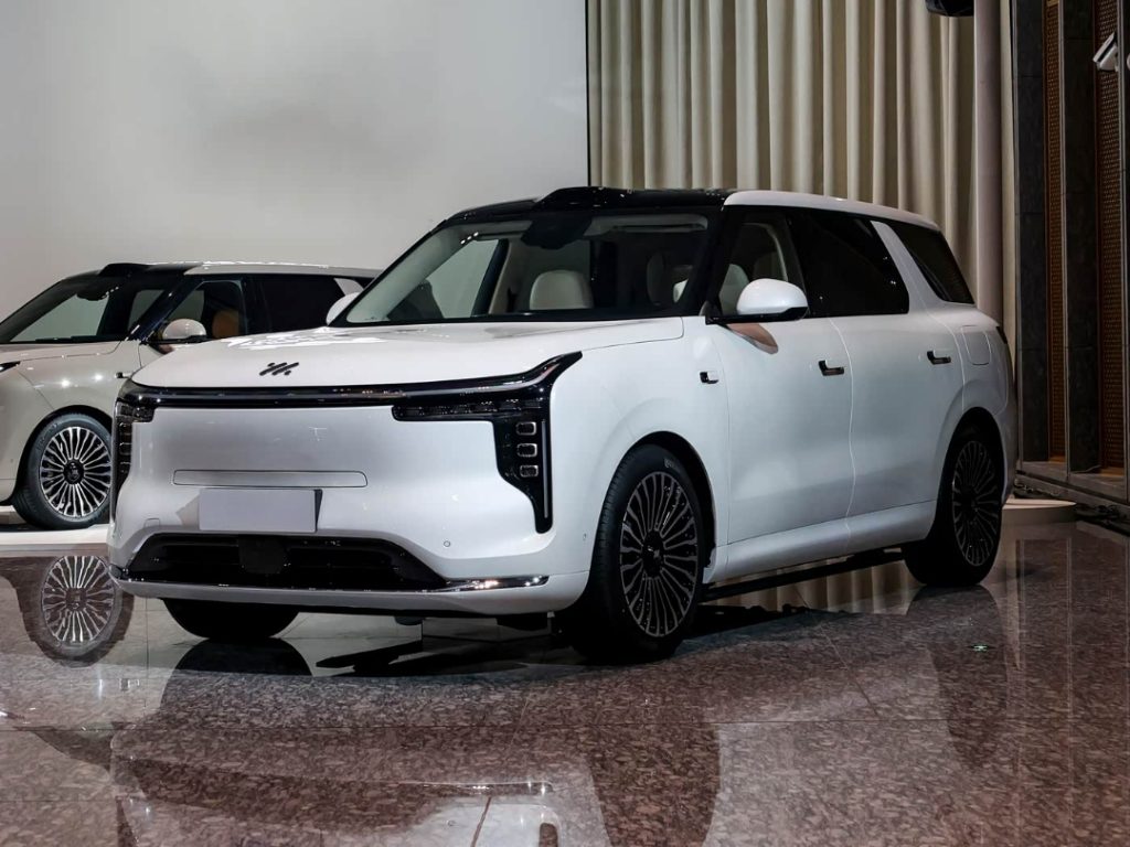 قبل الإطلاق الرسمي… IM LS8 تكشف عن نفسها: SUV هجينة بمدى ممتد يصل إلى 430 كم كهربائي وتقنيات قيادة ذكية من الجيل الرابع