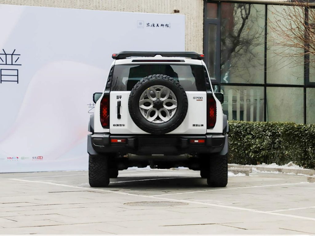 شبكة السيارات الصينية &ndash; جيتور G700 بنسختها الجديدة Top Fire Edition: سيارة طرق وعرة هجينة بقوة 904 حصان معدلة من المصنع